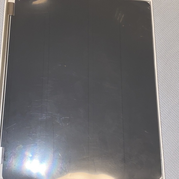 - Brand new Apple iPad2  Smart Cover - Picture 2 of 3